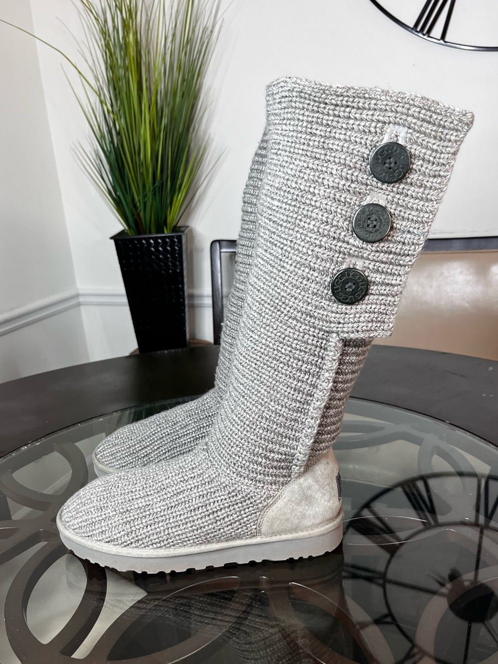 UGG Women's Classic
Cardy Boot 1016555
Charcoal Grey Wool Knit
Size 11